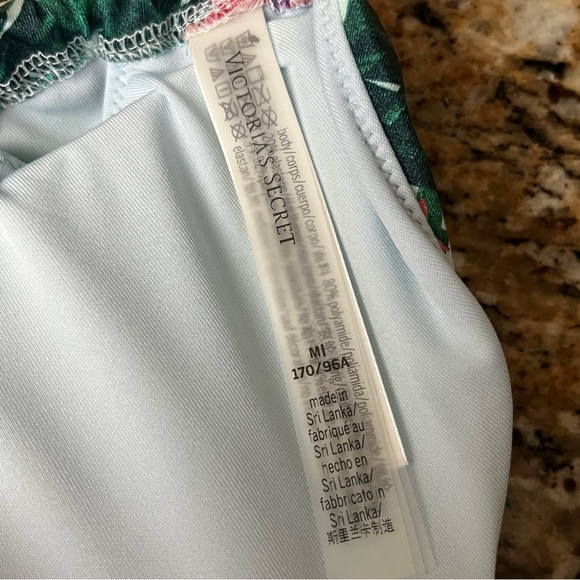 Victoria Secret Tropical Floral Bikini Top Halter Swimwear Hibiscus Print M - Picture 7 of 7